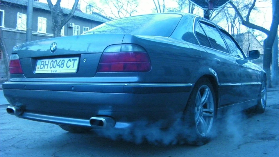 BMW 7 series Пустеля орел Е-38 4