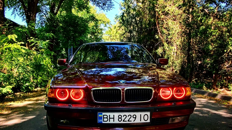 BMW 7 series Red fox 2