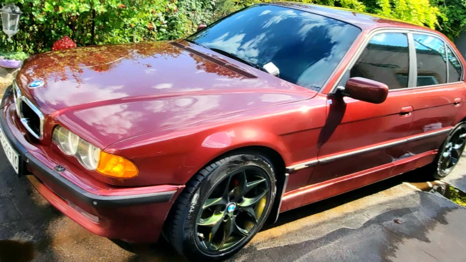 BMW 7 series Red fox 4