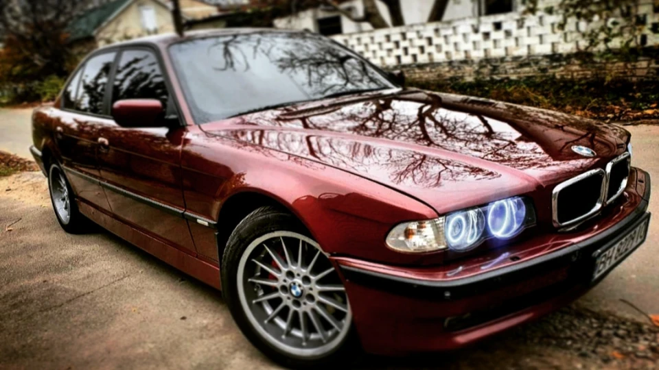 BMW 7 series Red fox 5