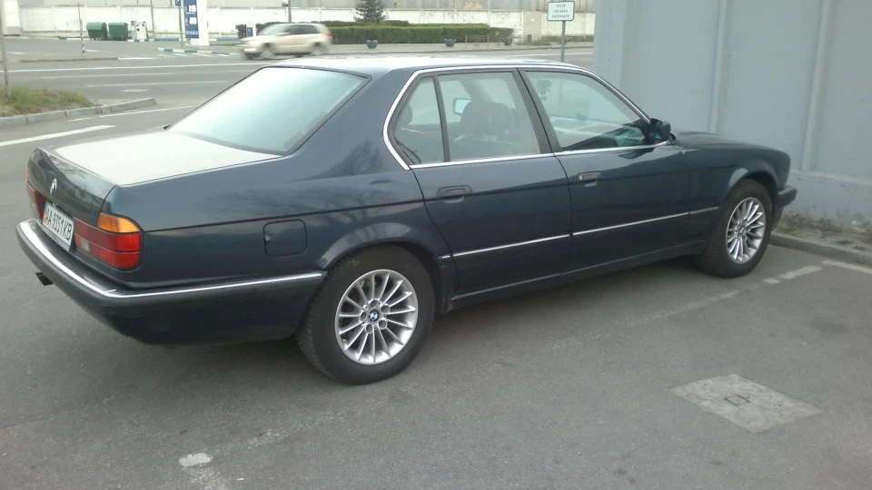 BMW 7 series Royalblau Баржа 2