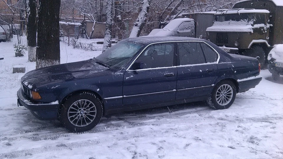 BMW 7 series Royalblau Баржа 3