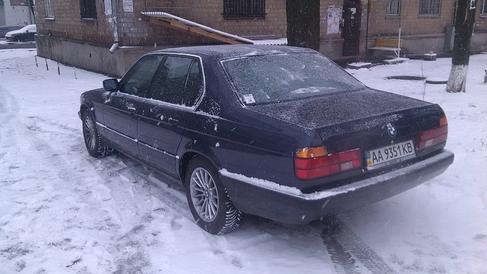 BMW 7 series Royalblau Баржа 4