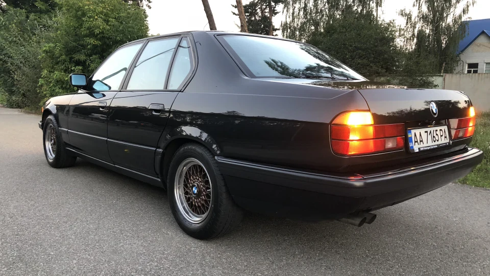 BMW 7 series Сьома Глава 3