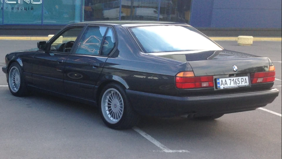BMW 7 series Сьома Глава 5