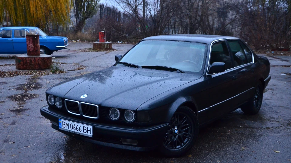 BMW 7 series Оселедець 3