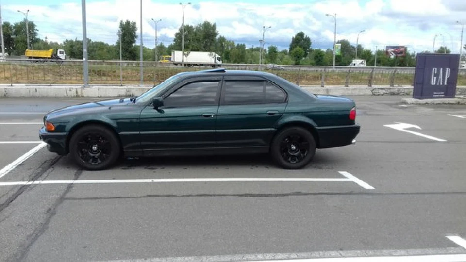 BMW 7 series Семенівна