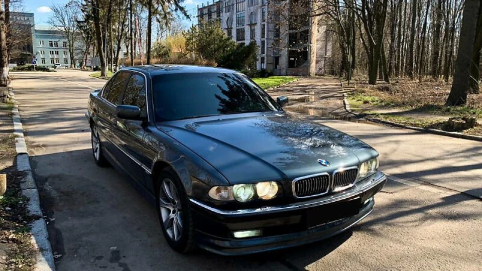 BMW 7 series Сімка
