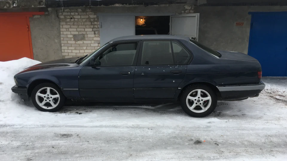 BMW 7 series Синя Бестія