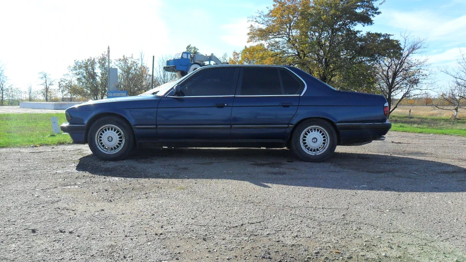 BMW 7 series синій металік 735i хутро. 2
