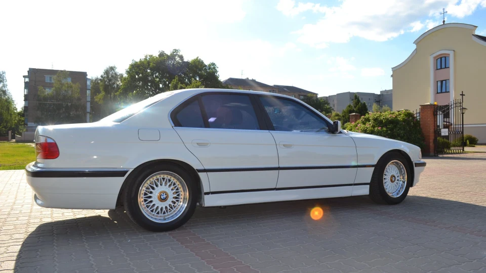 BMW 7 series Снігова королева 2