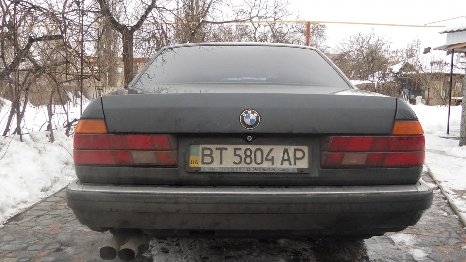 BMW 7 series V-8 M60B30 3