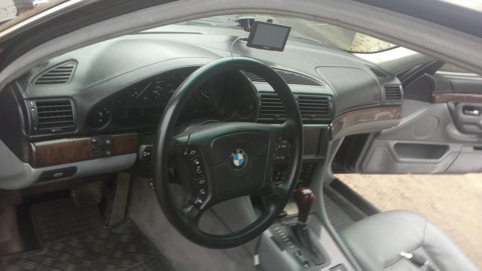 BMW 7 series V12 2