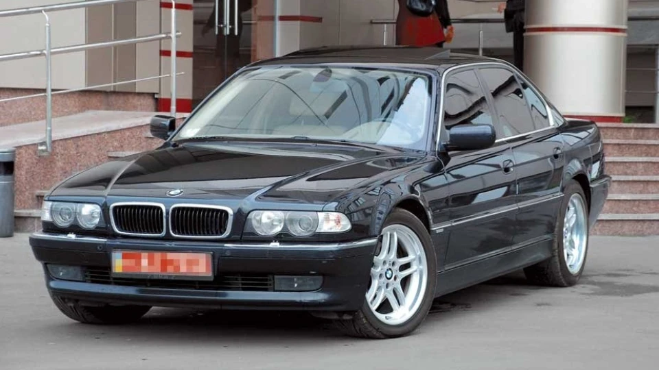 BMW 7 series V8-4.4 2