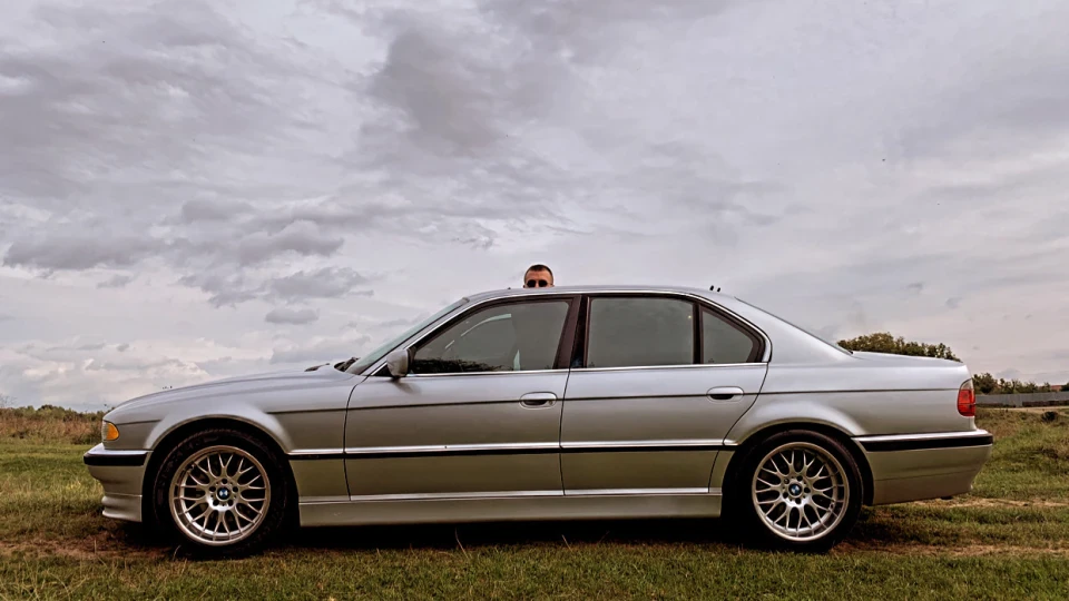 BMW 7 series Згадуючи титанів 728і