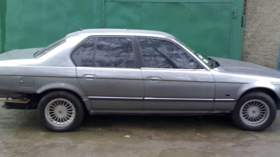 BMW 7 series Хижий дельфін 2