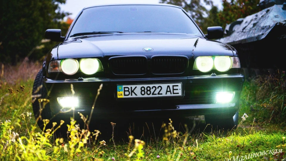 BMW 7 series заводський М-пакет