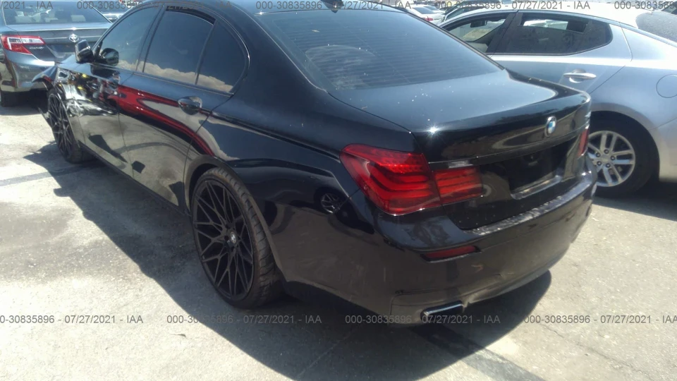 BMW 7 серії Жду