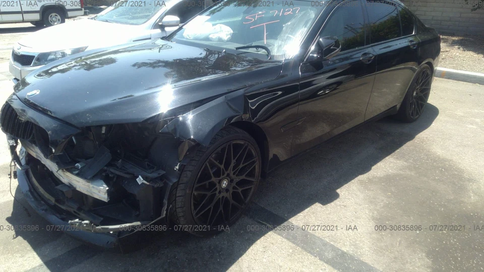 BMW 7 серії Жду 2