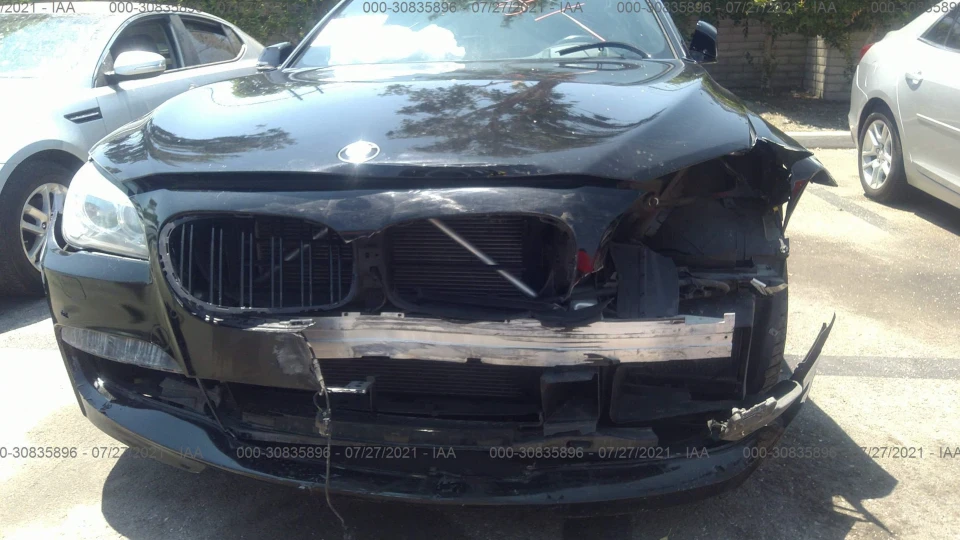 BMW 7 серії Жду 5
