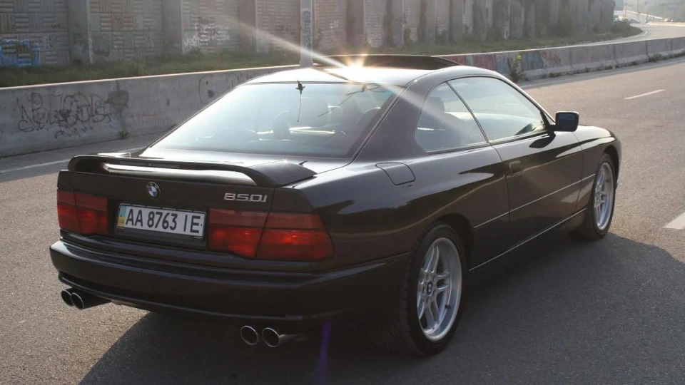 BMW 8 series 3
