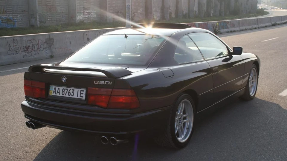 BMW 8 series 3