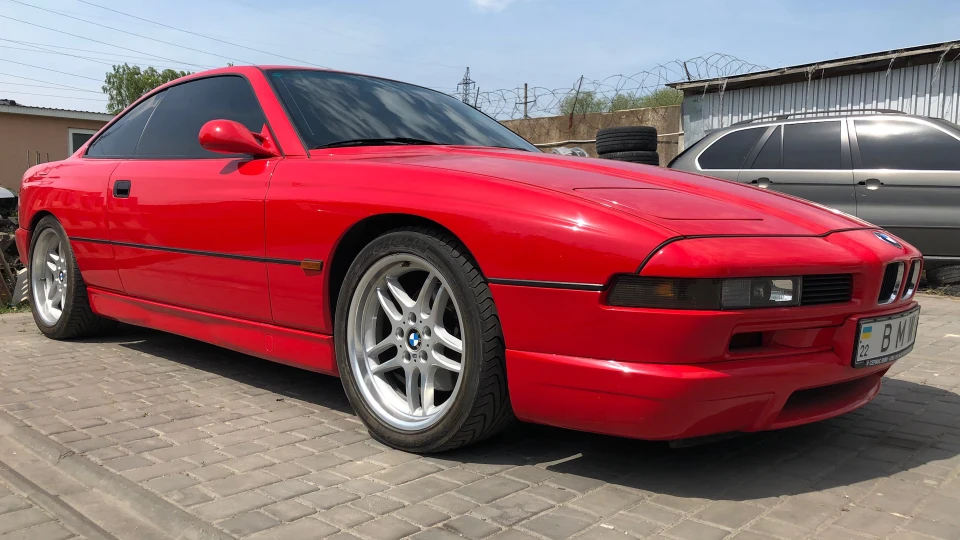 BMW 8 series CI FERRARIROT Individual 2