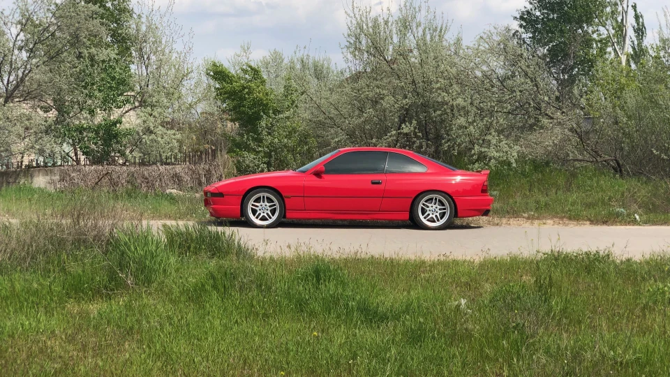 BMW 8 series CI FERRARIROT Individual 3