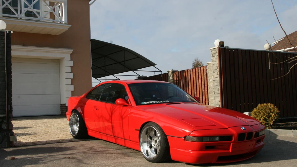 BMW 8 series CSI у минулому 4