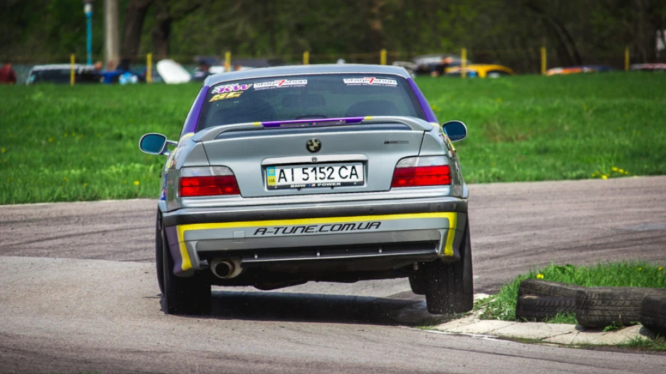 BMW M3 Coupe 340PS 2