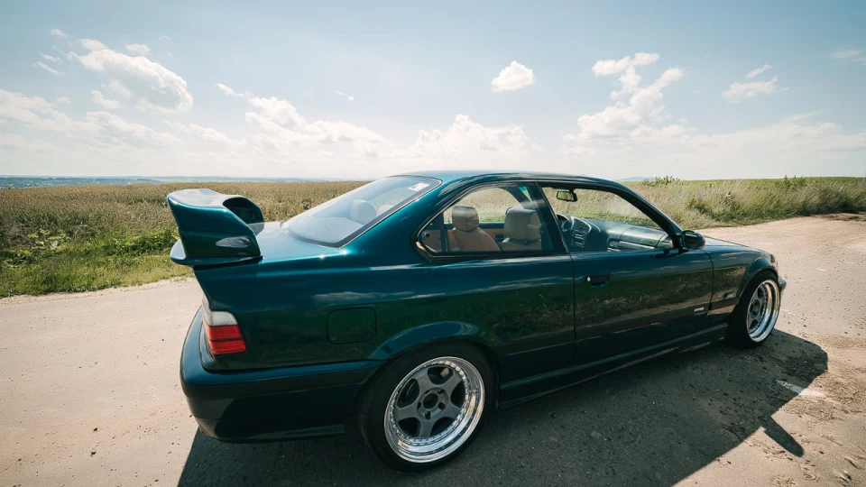BMW M3 Coupe Вульгарна Моллі 2