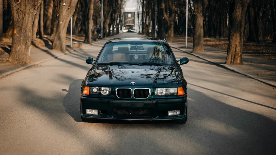 BMW M3 Coupe Вульгарна Моллі 4