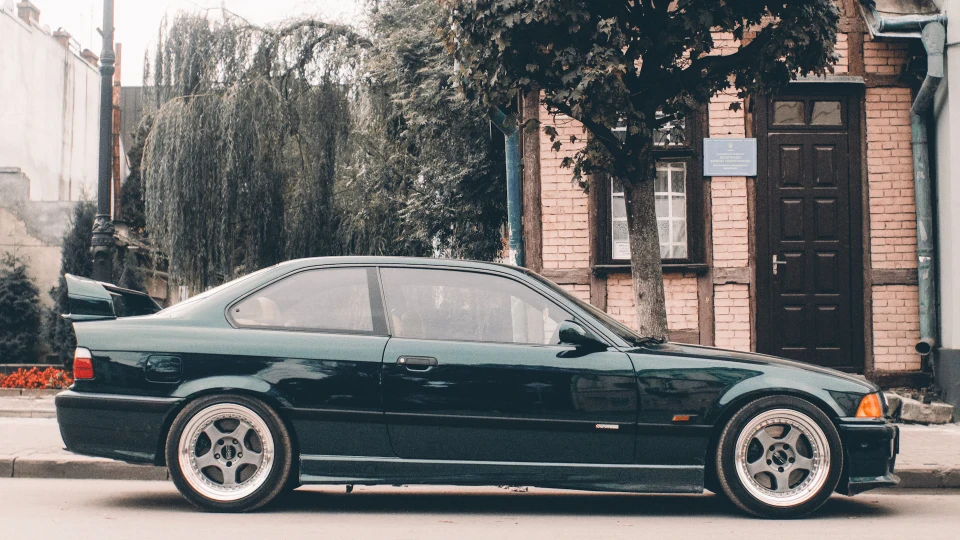 BMW M3 Coupe Вульгарна Моллі 5