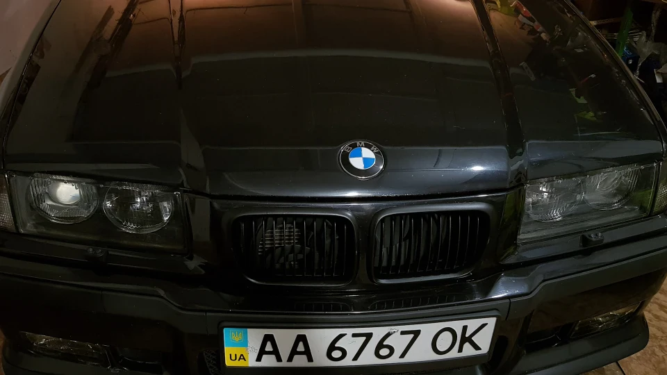 BMW M3 Е36 Sedan Individual 2