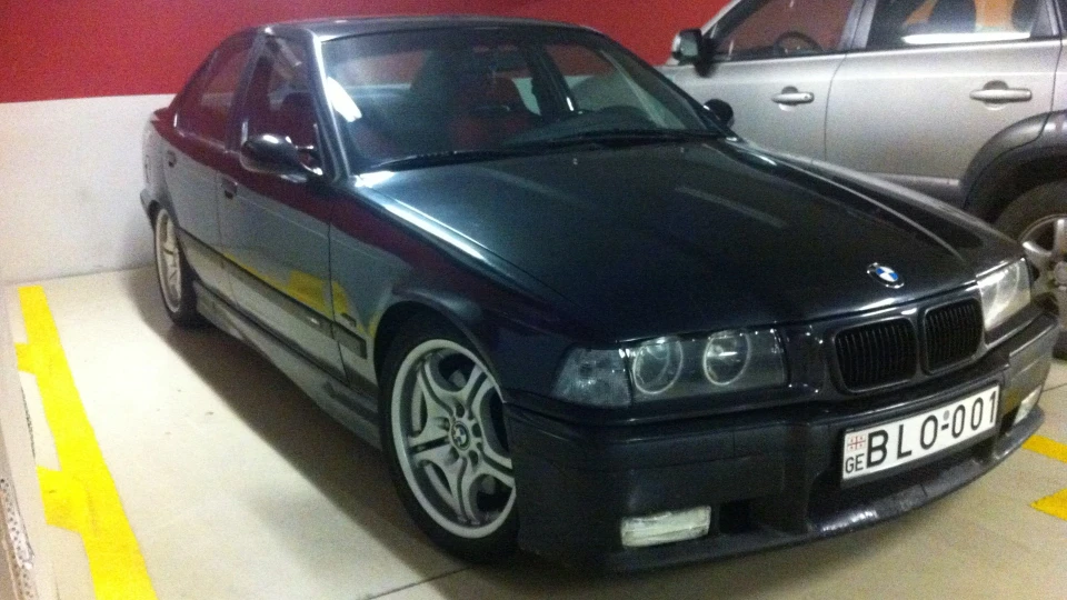 BMW M3 USA sedan 4