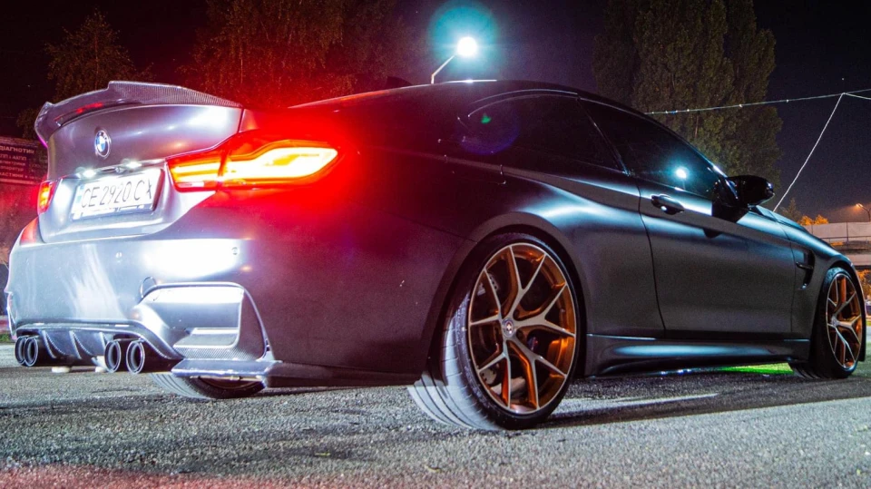 BMW M4 Coupe 4