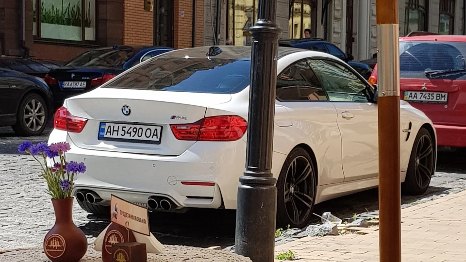 BMW M4 Coupe Acid 3