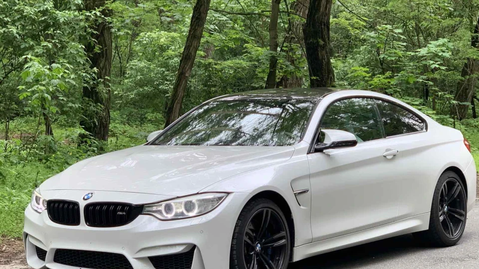 BMW M4 Coupe Acid 4