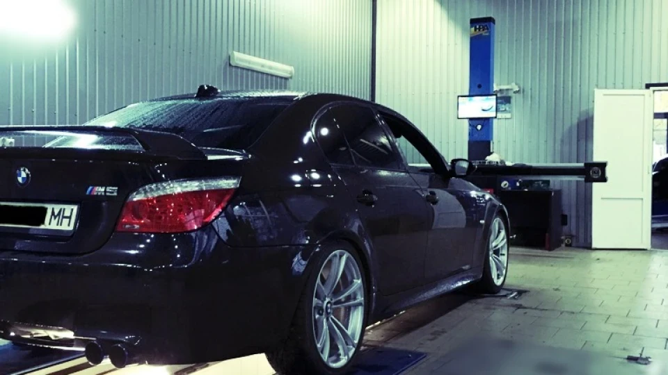 BMW M5 4