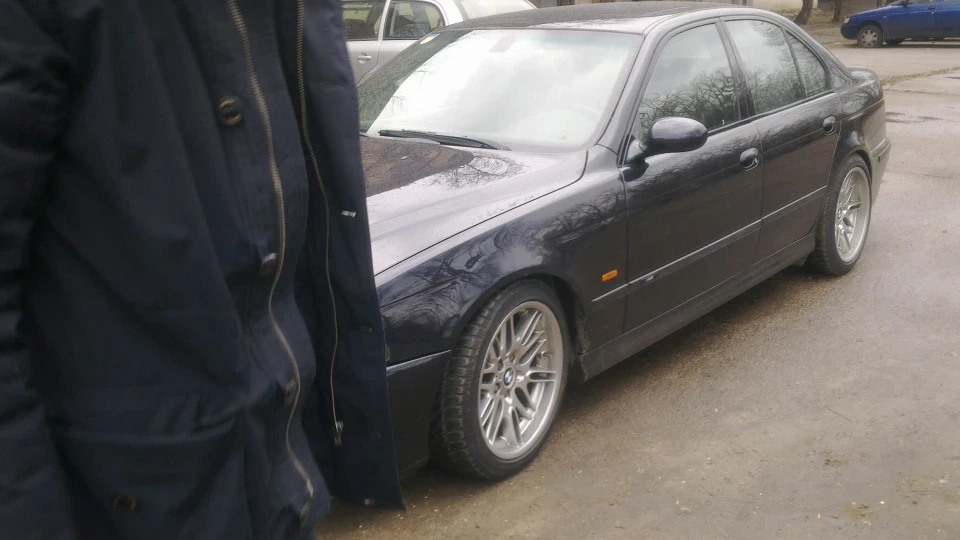 BMW M5 5 літрів атмос 2