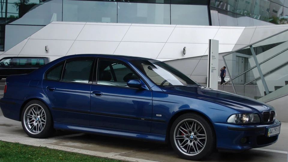 BMW M5 5,0 атмо 4