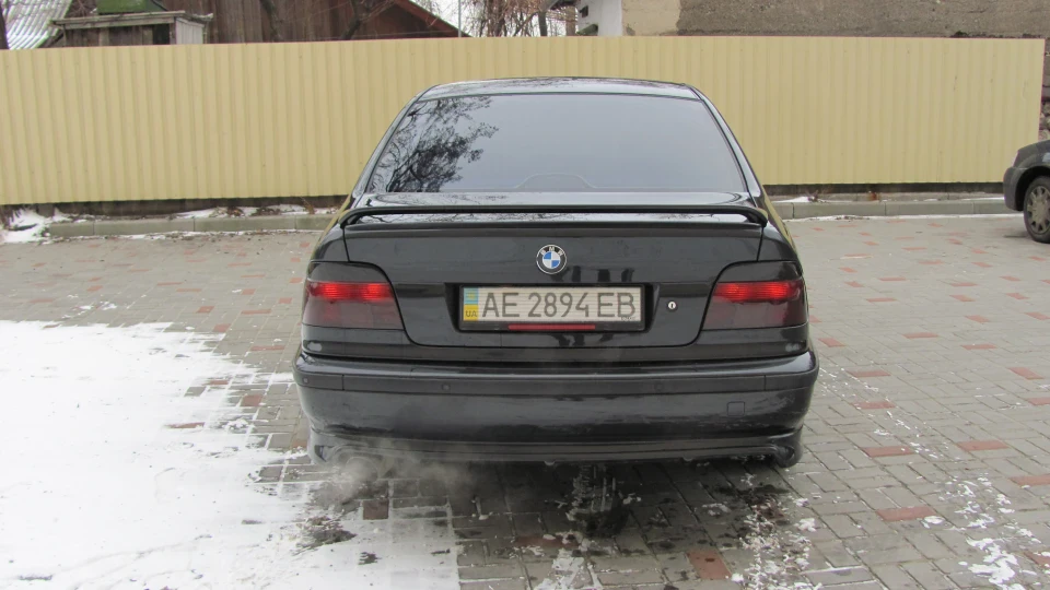 BMW M5 528i 3