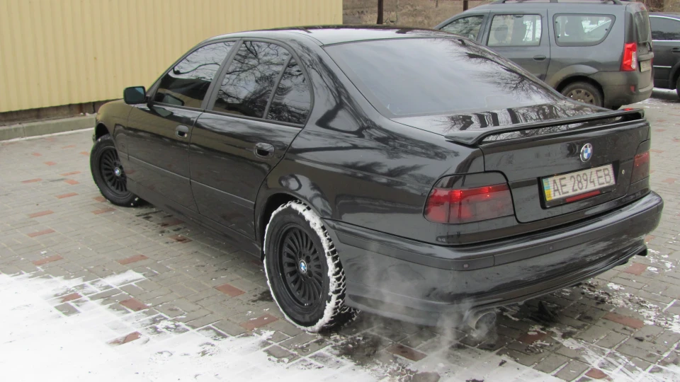 BMW M5 528i 5