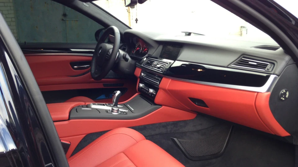 BMW M5 Individual Azurite 4