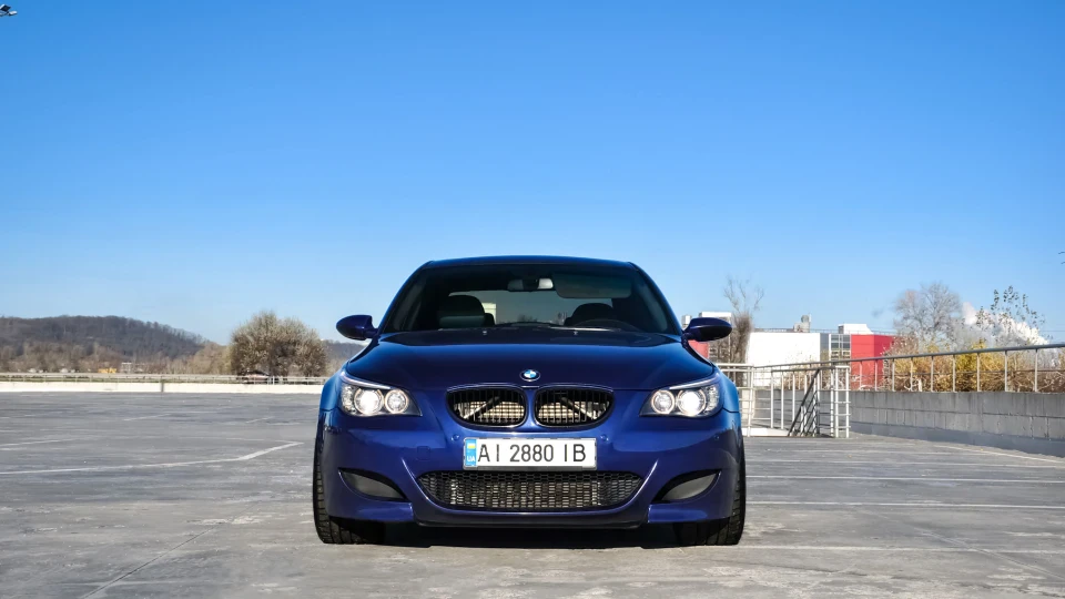 BMW M5 Interlagos blue