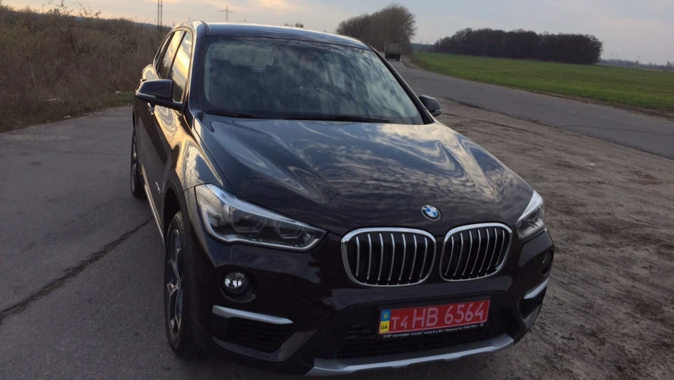 BMW X1 Гіркий шоколад))