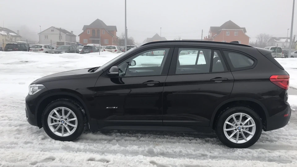 BMW X1 xDrive Sparking brown 2