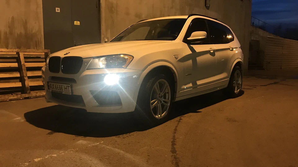 BMW X3 ALPINWEISS&NEVADABRAUN 3