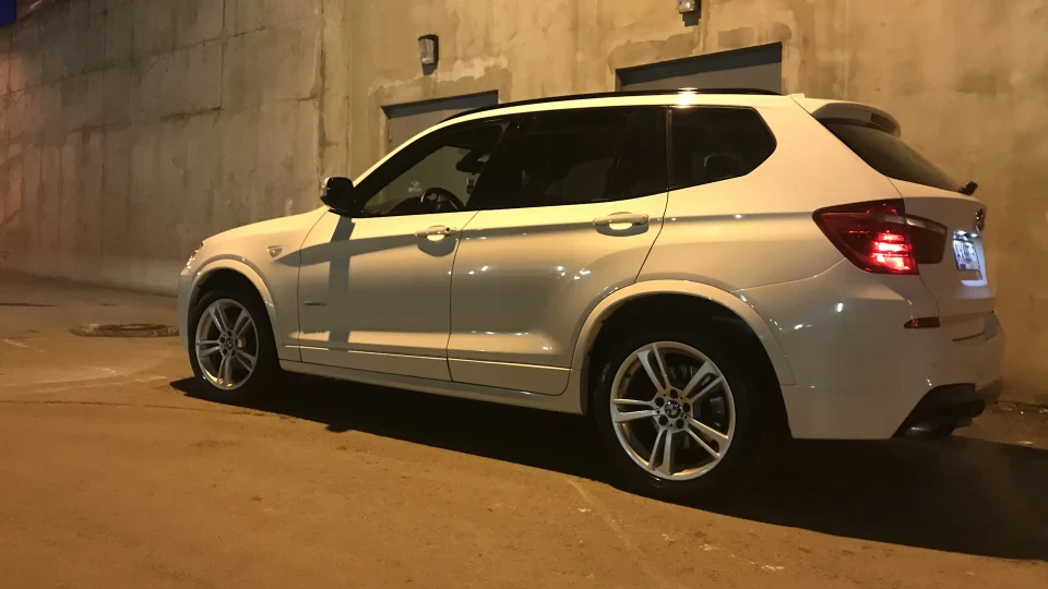 BMW X3 ALPINWEISS&NEVADABRAUN 5