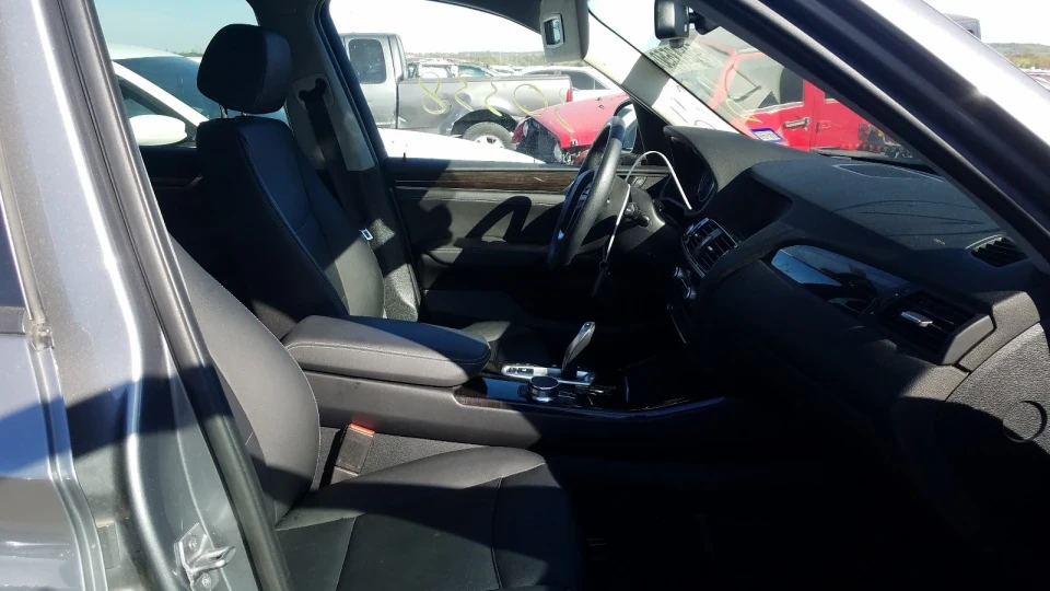BMW X3 xDrive i28 3